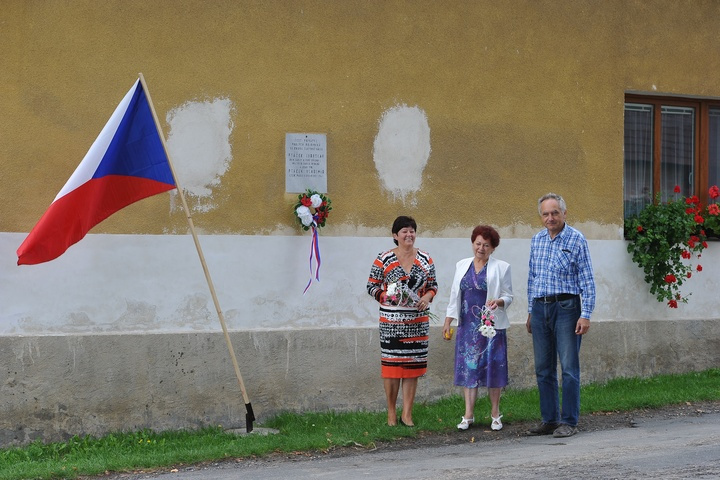 725 let od prvn&iacute; zm&iacute;nky o obci Miro&scaron;ovice