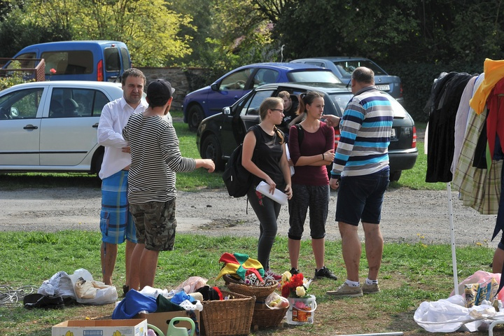 725 let od první zmínky o obci Mirošovice